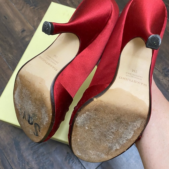 Gorgeous Red Satin Heels 👠 - Picture 8 of 13